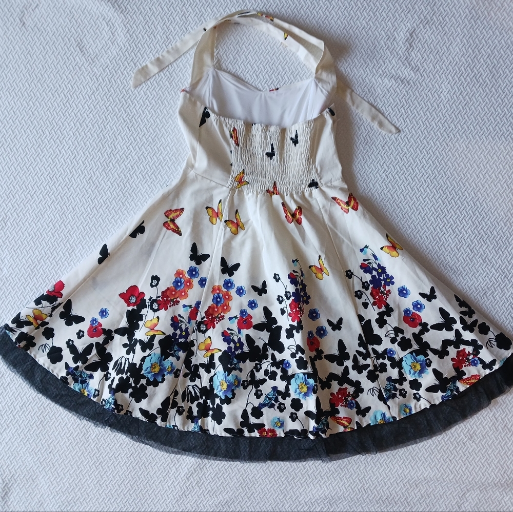 Rockabilly vintage vibes princess dress with a full skirt halter - Picture 5 of 6